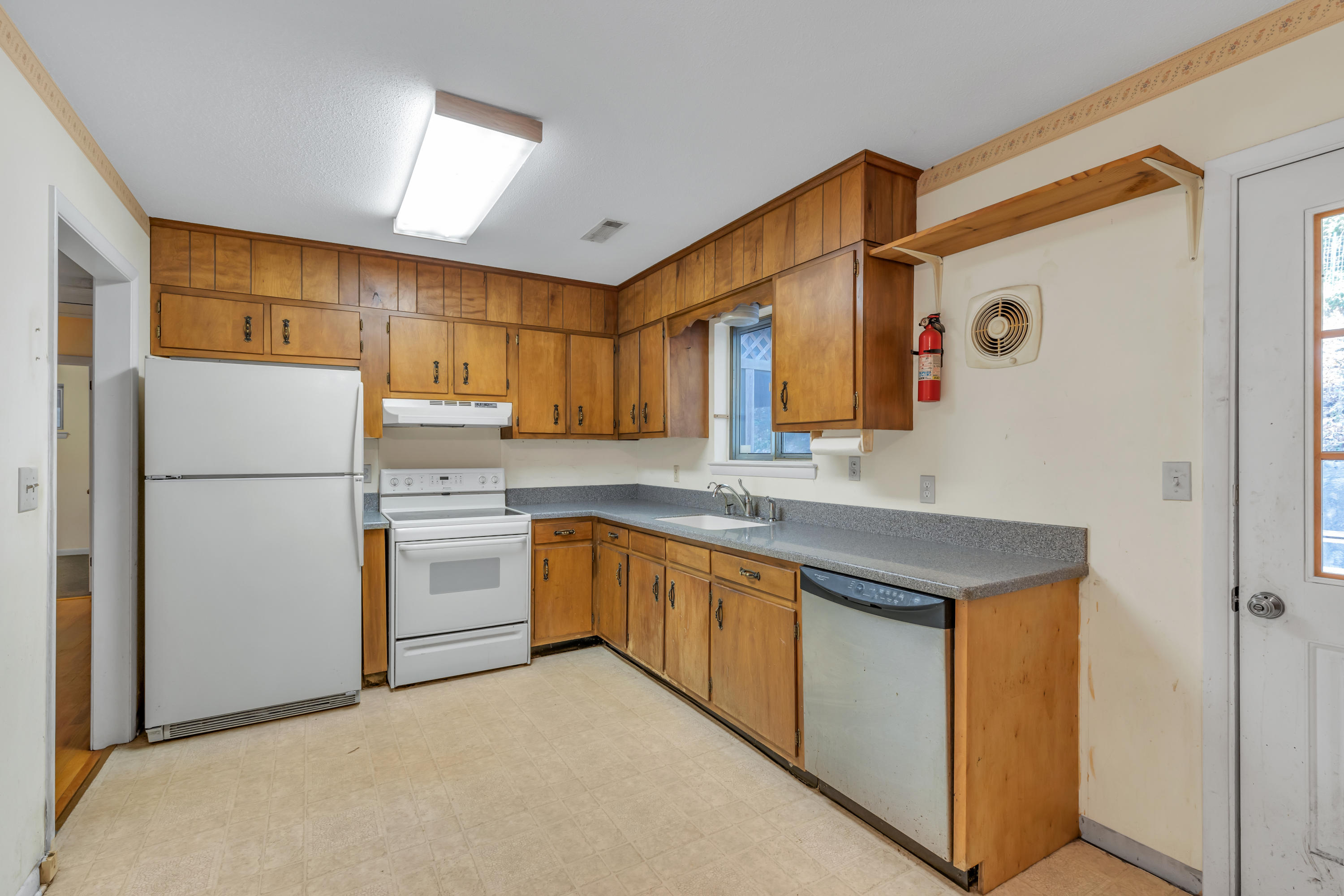 1761 Whiteoak Road Chattanooga, TN 37415 - Photo 3 of 24 4A8A3258