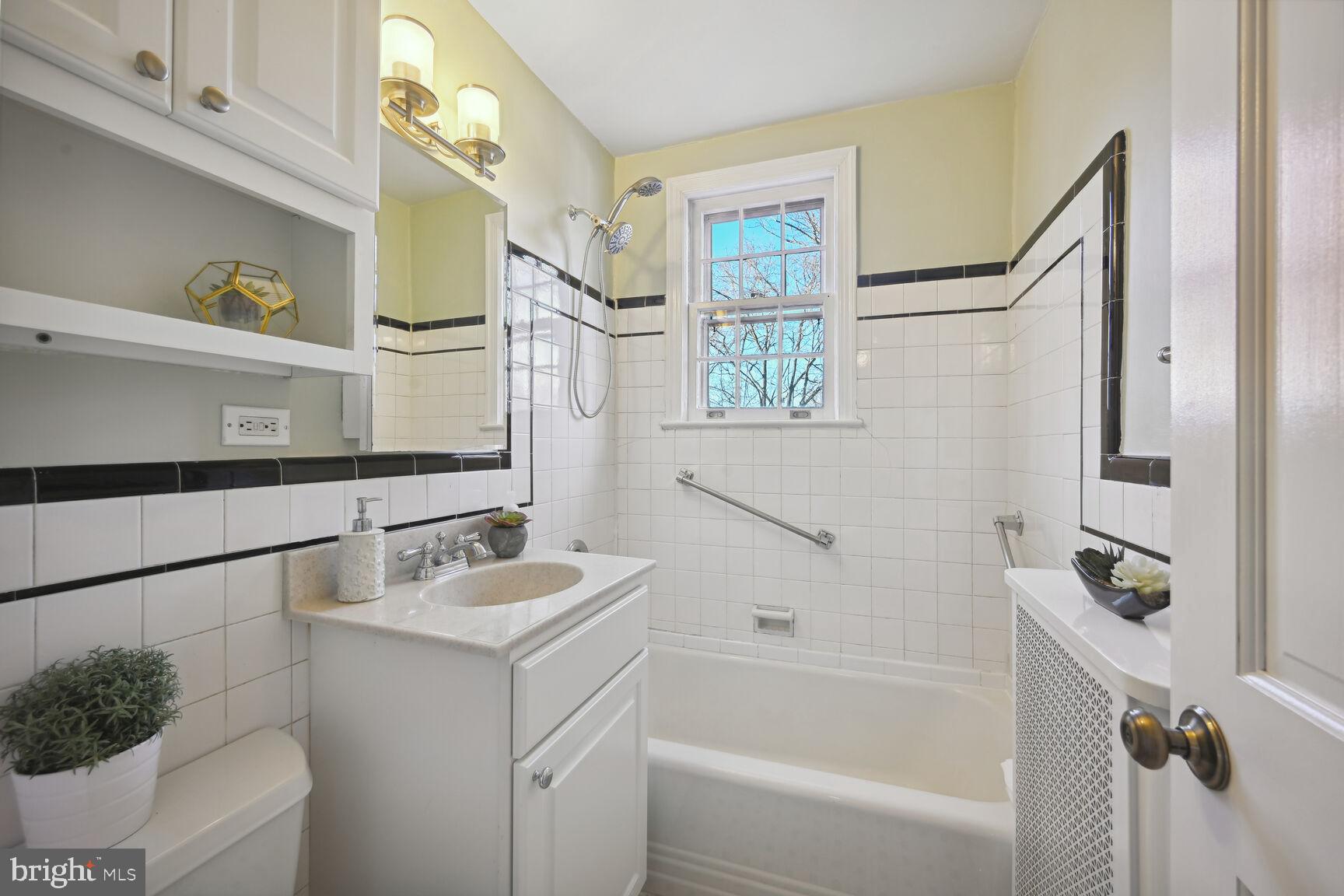 2020 Tunlaw Road Northwest Washington, DC 20007 - Photo 20 of 33 Hall Bathroom