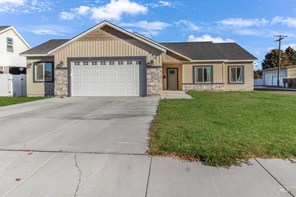 $385,000 | 590 West 24th Street, Burley, ID 83318