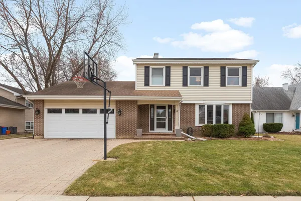 $445,000 | 1015 Confederation Drive, Bartlett, IL 60103