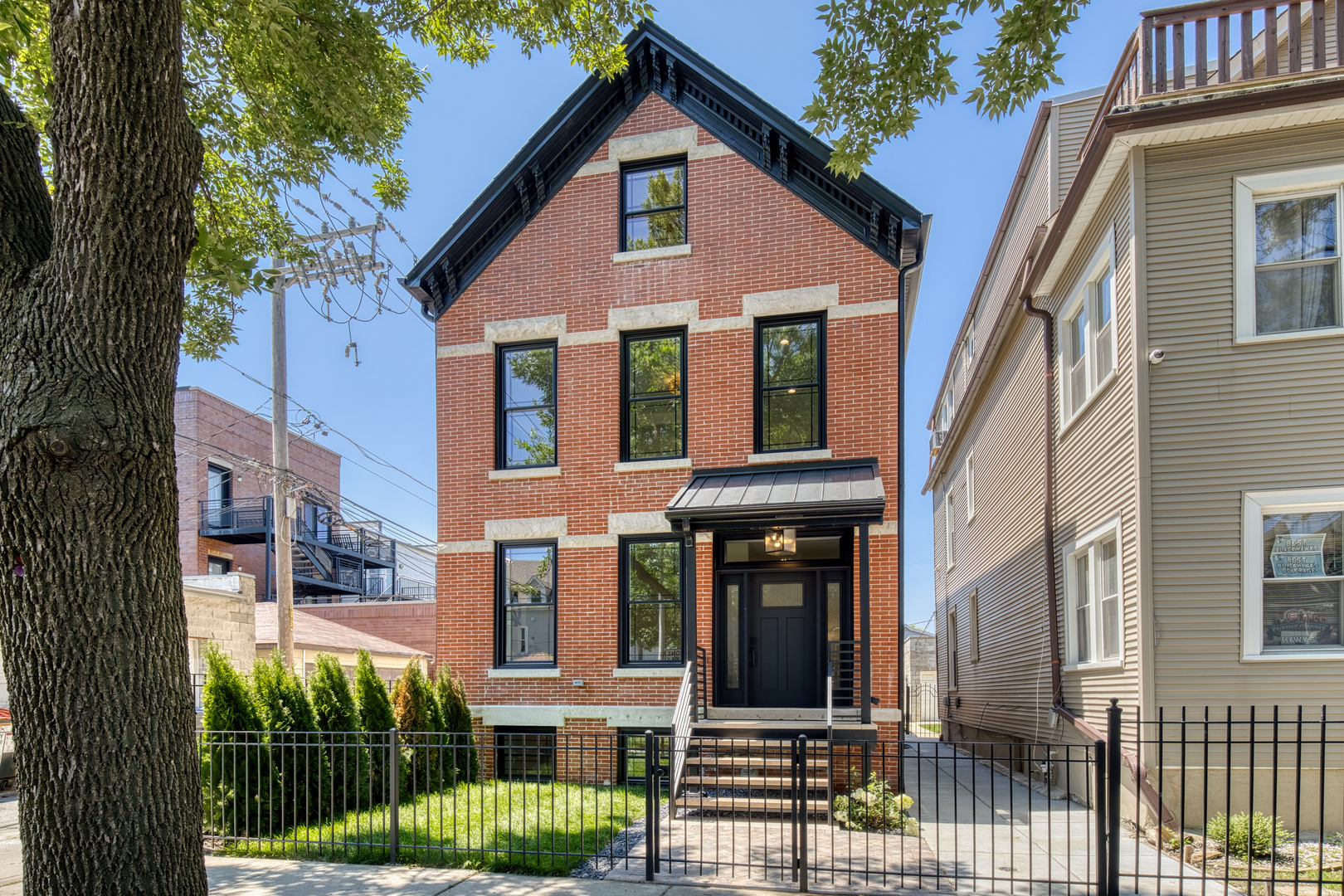 3414 North Hamilton Avenue Chicago, IL 60618 - Photo 2 of 45