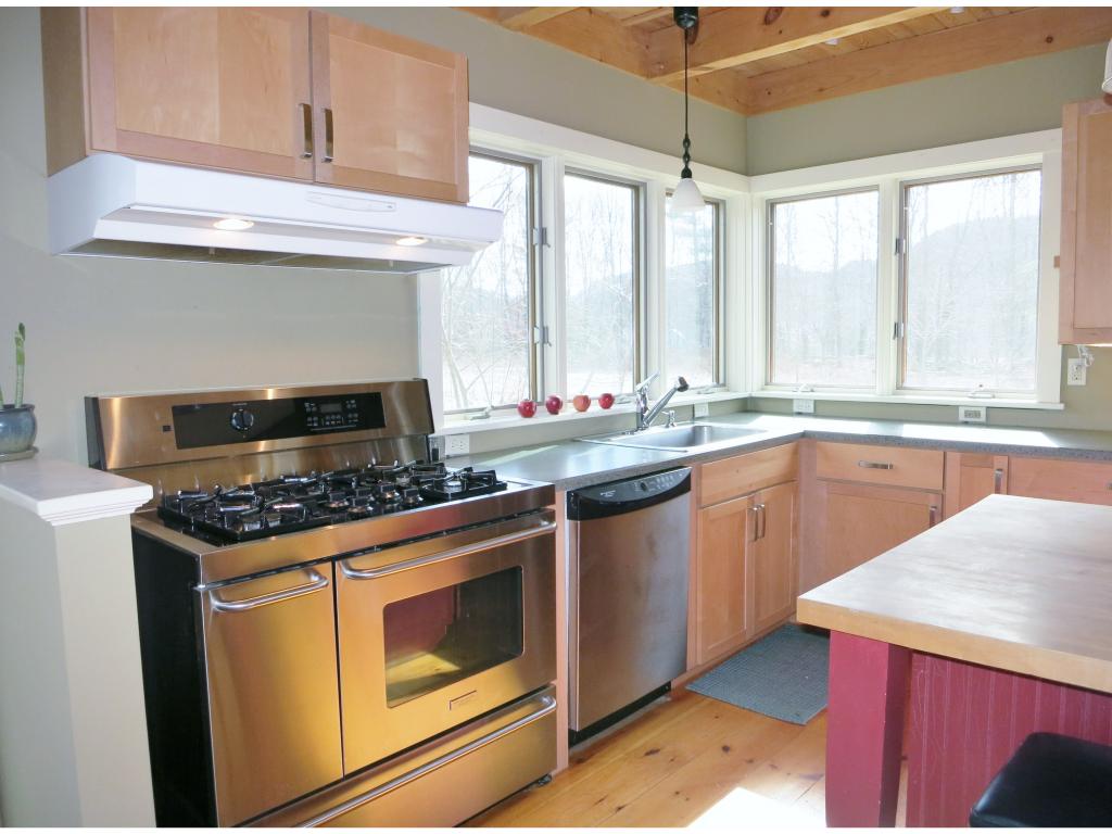 1593 Mayo Road Huntington, VT 05462 - Photo 5 of 26 Gallery Image 5