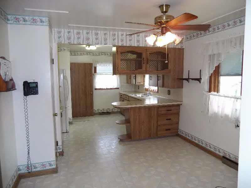 18 South Lincoln Street Bay City, MI 48708 - Photo 9 of 28