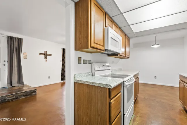 $110,000 | 200 Lodge Drive, Unit 1206, Lafayette, LA 70506