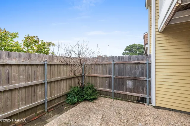 $110,000 | 200 Lodge Drive, Unit 1206, Lafayette, LA 70506