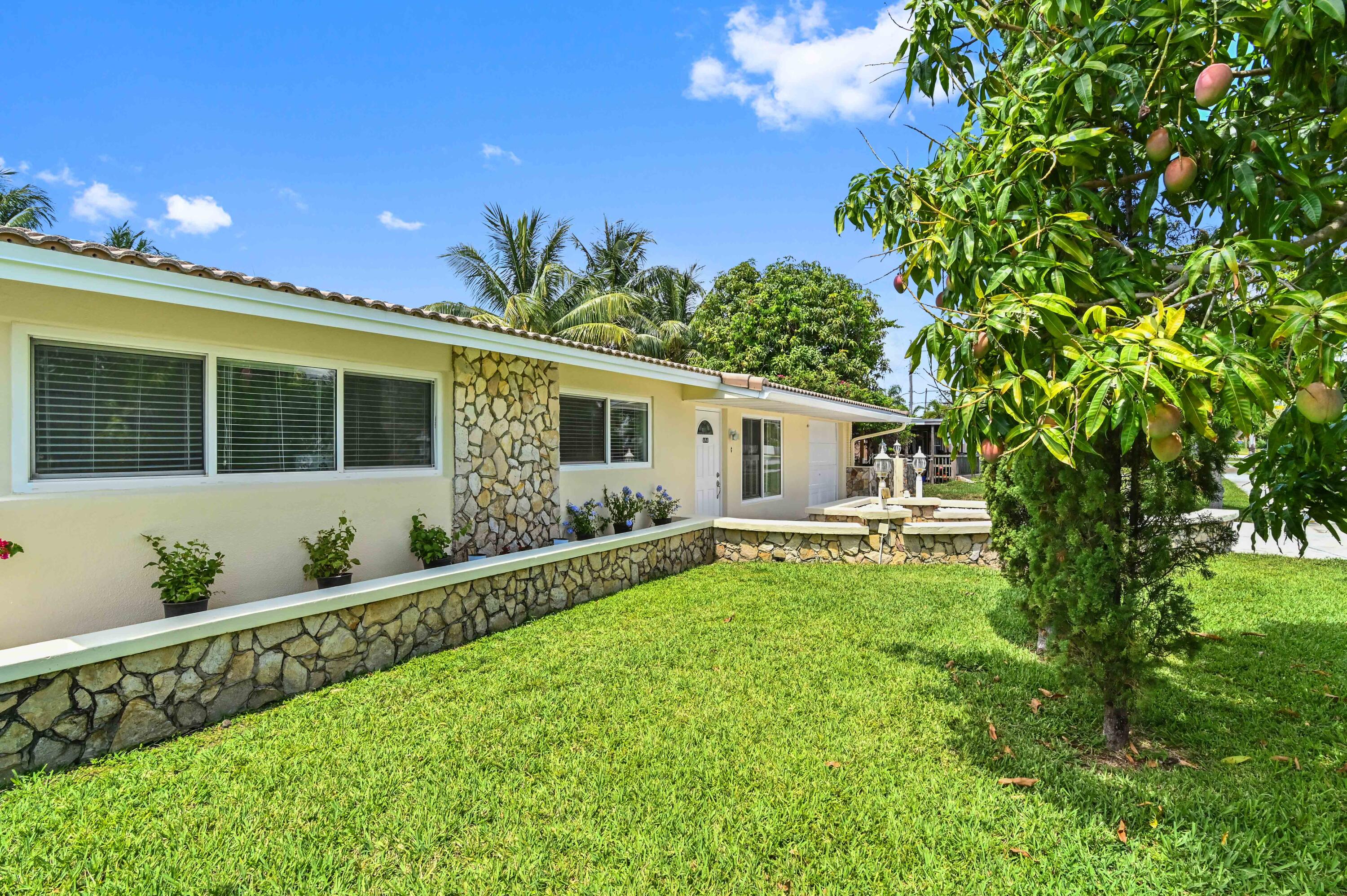 284 Northwest 46th Street Boca Raton, FL 33431 - Photo 36 of 37 10 Backyard 01