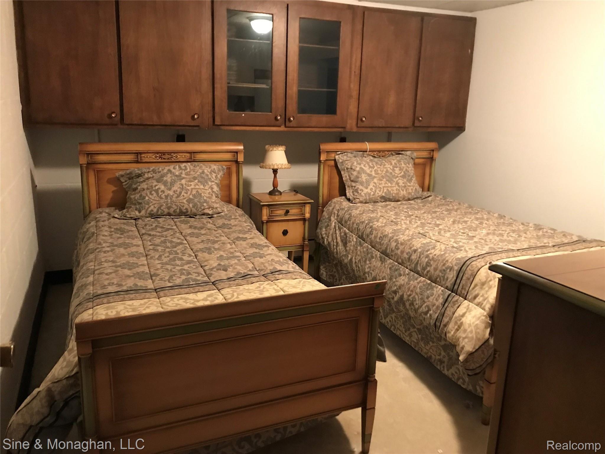 1447 River Road St. Clair, MI 48079 - Photo 59 of 64 60 BEDROOM 3 LL 1447 RIVER RD.JPG