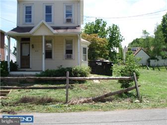 536 New Street Spring City, PA 19475 - Photo 1 of 12 a front view of a house with a yard