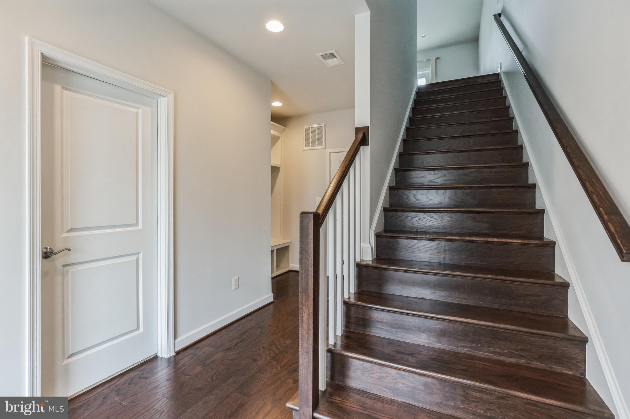 4484 Lateleaf Trail Fairfax, VA 22030 - Photo 2 of 30