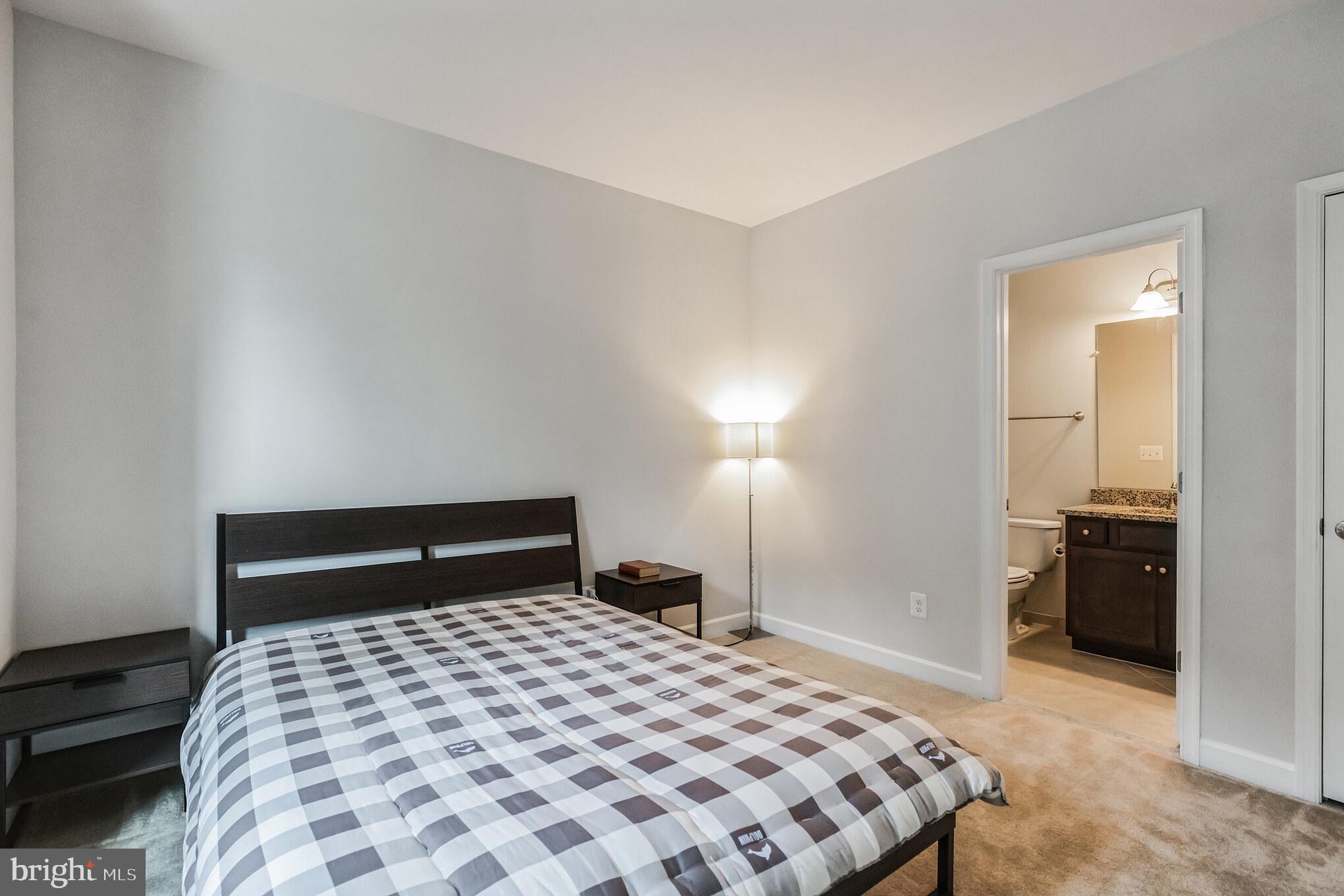 4484 Lateleaf Trail Fairfax, VA 22030 - Photo 5 of 30