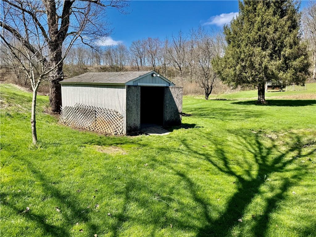 125 McGrady Hollow Road Butler, PA 16002 - Photo 7 of 31