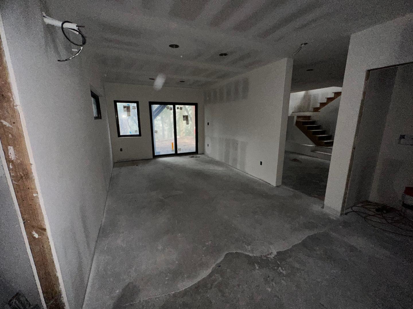7032 Sayre Drive Oakland, CA 94611 - Photo 27 of 38 a view of hallway and window