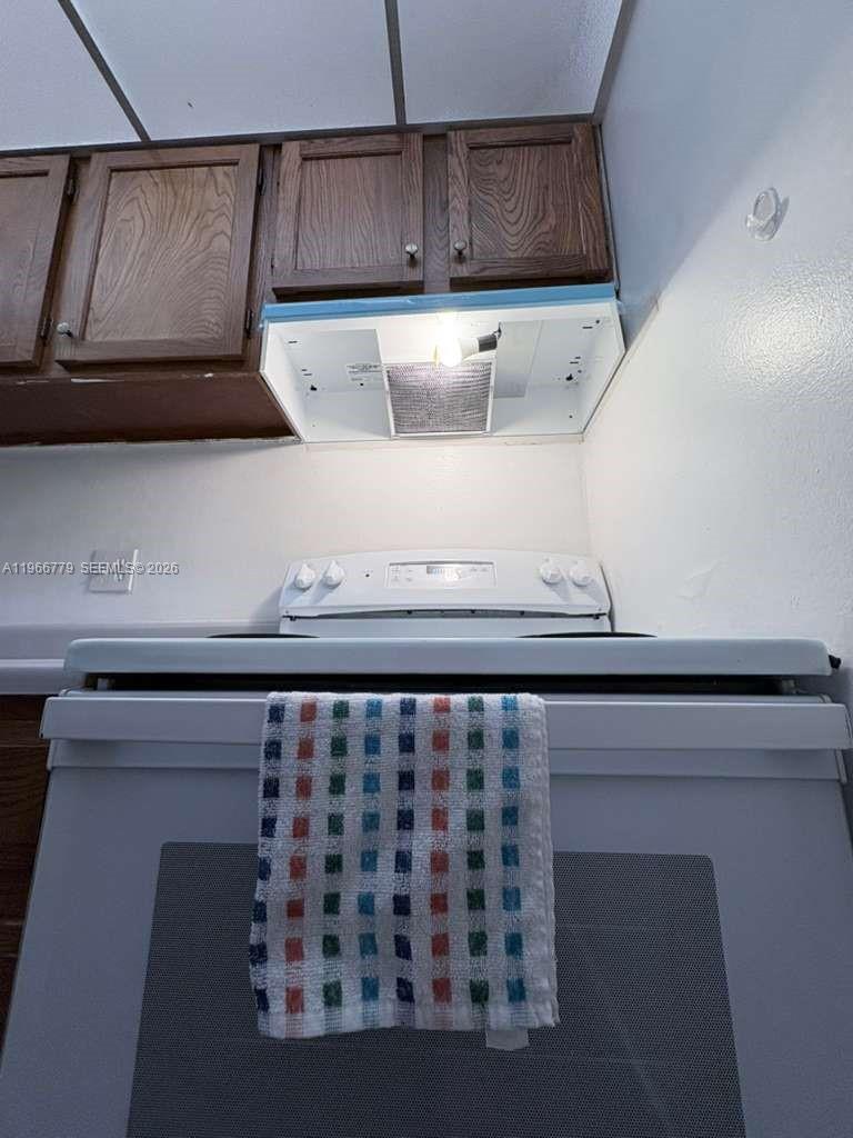 3690 Inverrary Drive, Unit 1K Lauderhill, FL 33319 - Photo 9 of 34 a close view of kitchen appliances