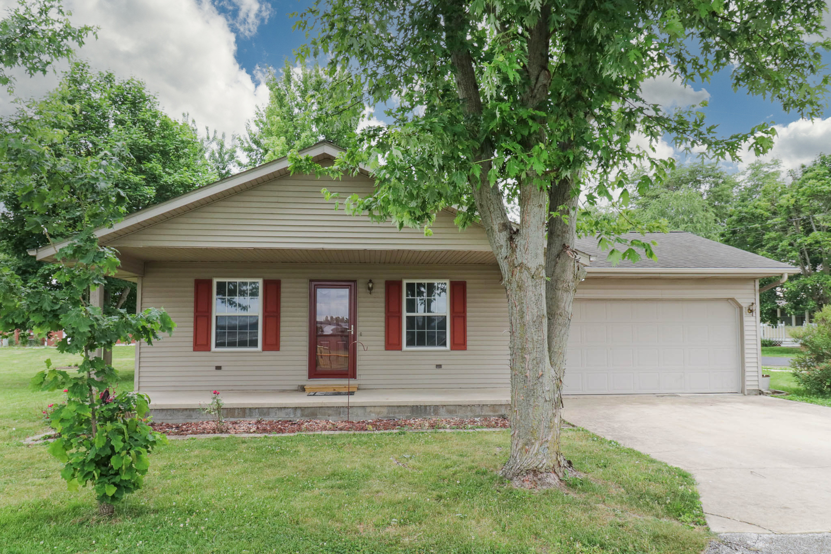 101 South State Street Danvers, IL 61732 - Photo 1 of 39