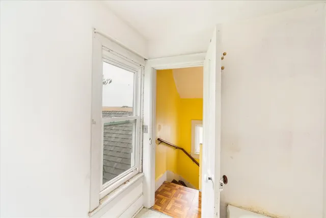 a view of house with garden