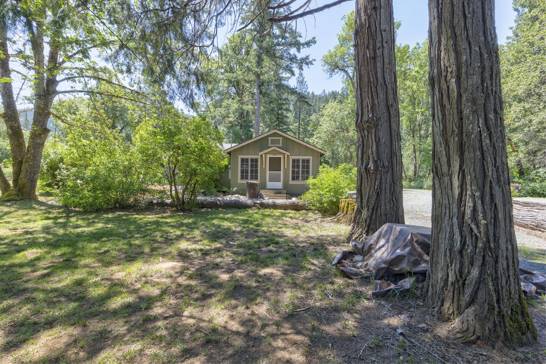619 Placer Road Wolf Creek, OR 97497 - Photo 4 of 52 0R1A6530_1_2_3_4