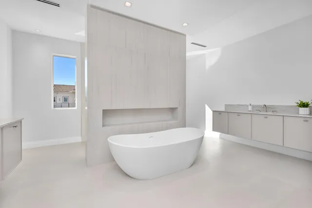 $6,250,000 | 810 Northeast 70th Street, Boca Raton, FL 33487