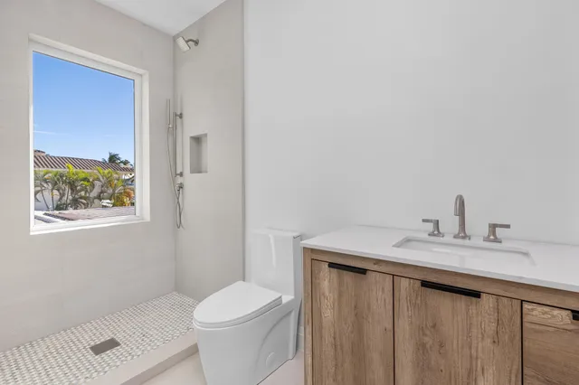 $6,250,000 | 810 Northeast 70th Street, Boca Raton, FL 33487