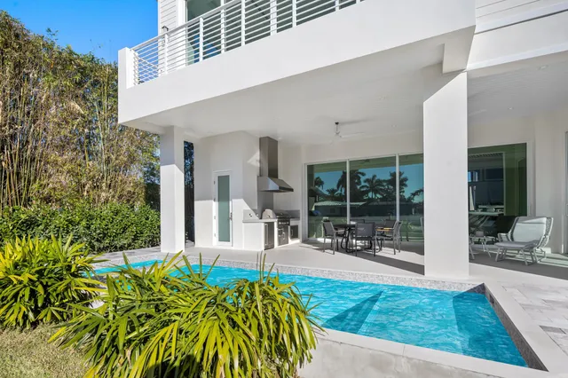 $6,250,000 | 810 Northeast 70th Street, Boca Raton, FL 33487