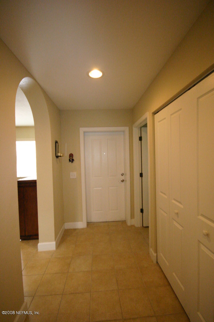 9745 Touchton Road, Unit 521 Jacksonville, FL 32246 - Photo 3 of 19 Foyer