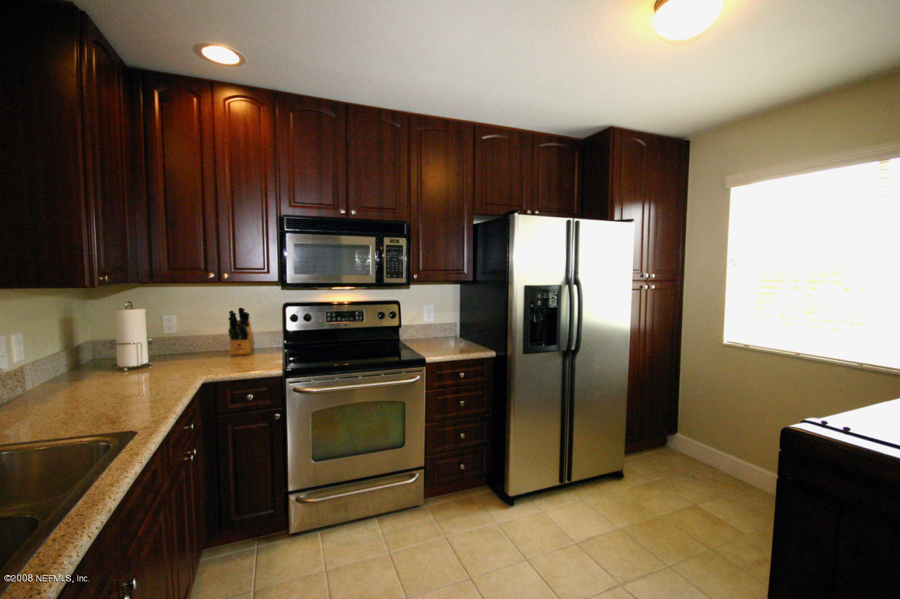 9745 Touchton Road, Unit 521 Jacksonville, FL 32246 - Photo 6 of 19 Kitchen