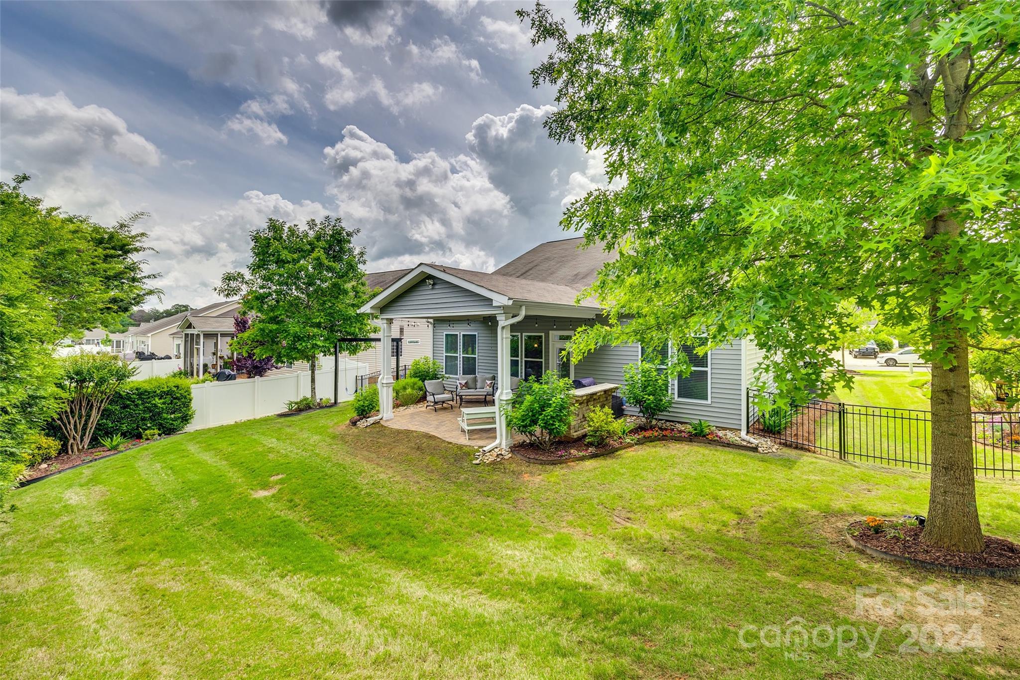 1121 Black Walnut Road Clover, SC 29710 - Photo 4 of 46 Gallery Image 4