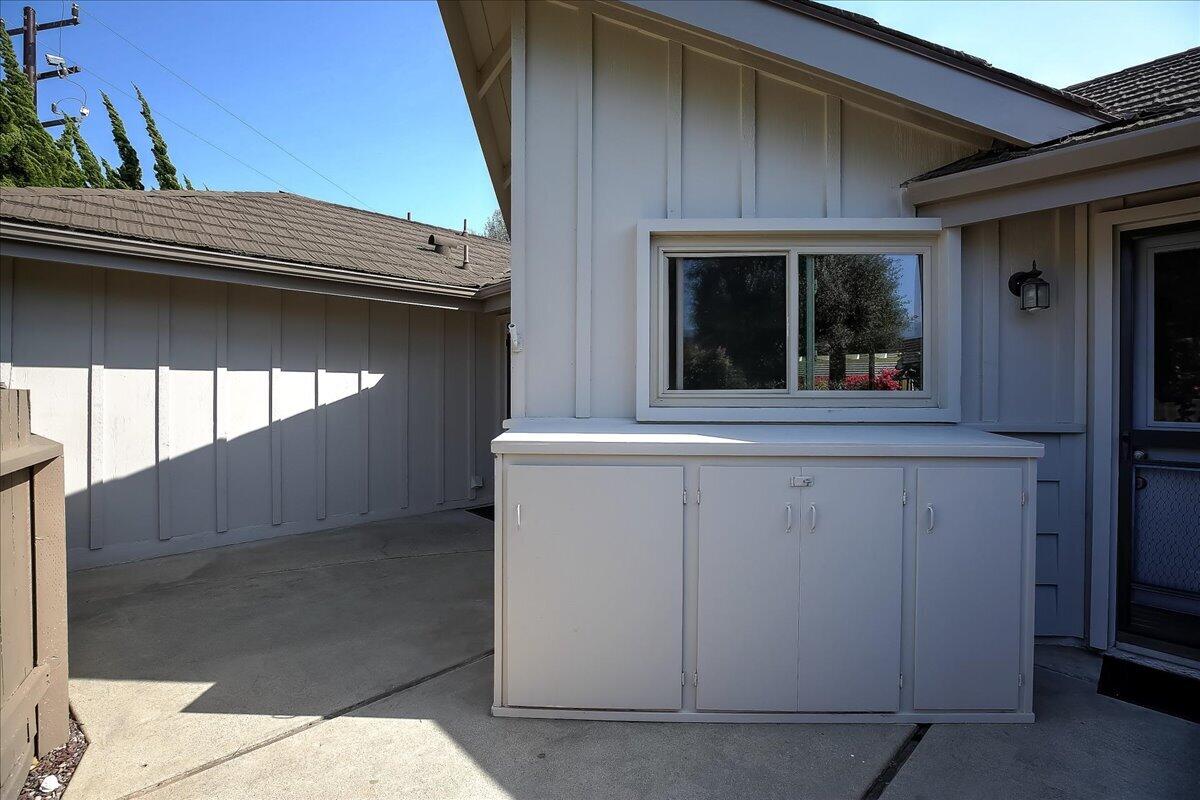 5726 Encina Road, Unit 1 Goleta, CA 93117 - Photo 26 of 36 Front Patio