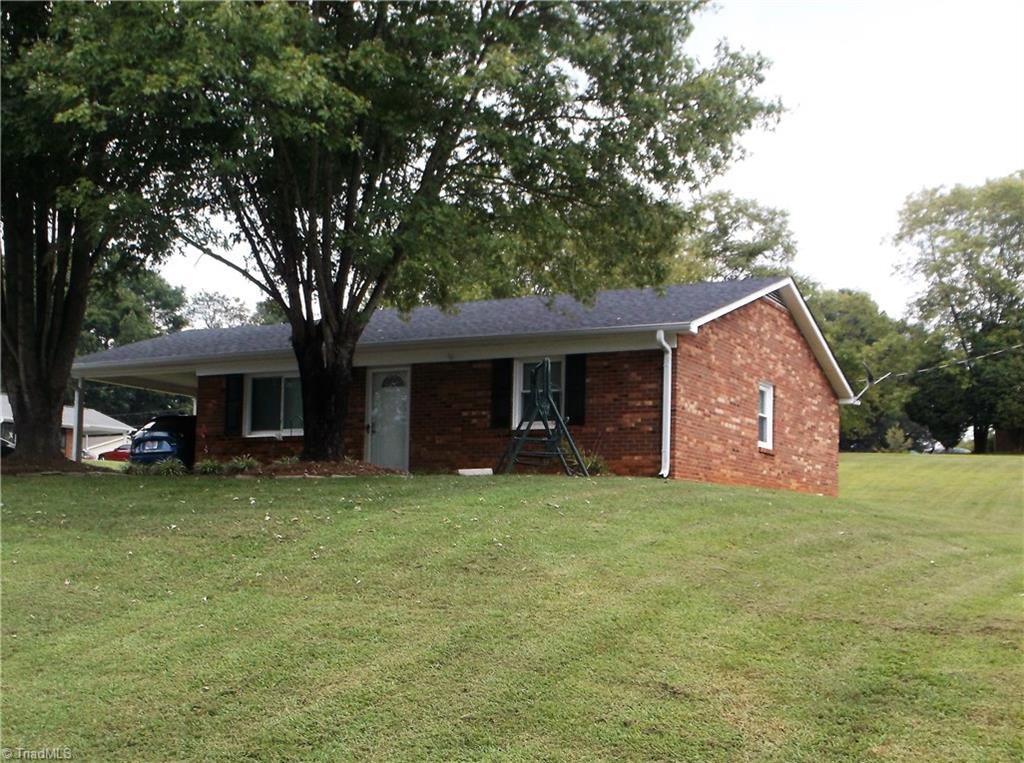 118 Locust Road King, NC 27021 - Photo 2 of 20