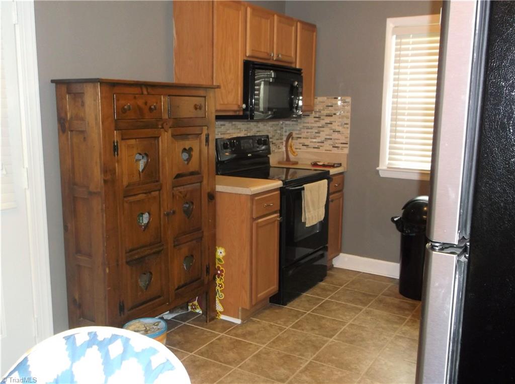 118 Locust Road King, NC 27021 - Photo 6 of 20
