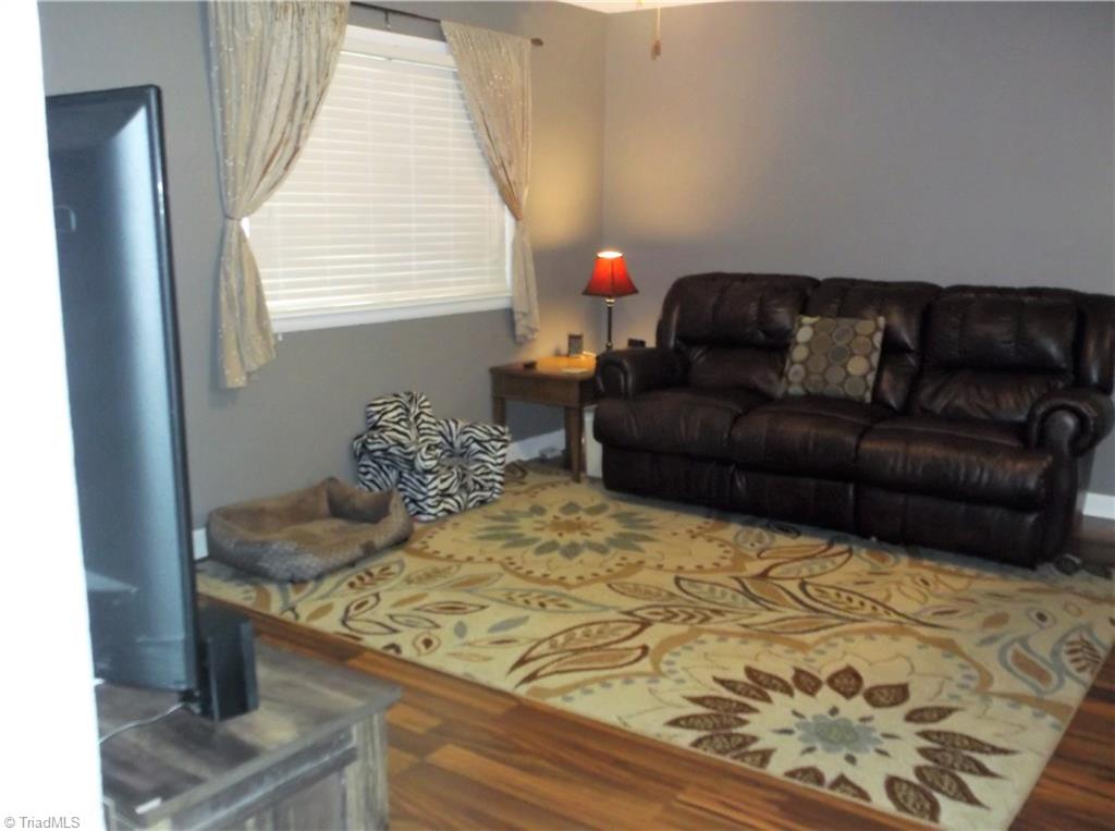 118 Locust Road King, NC 27021 - Photo 10 of 20