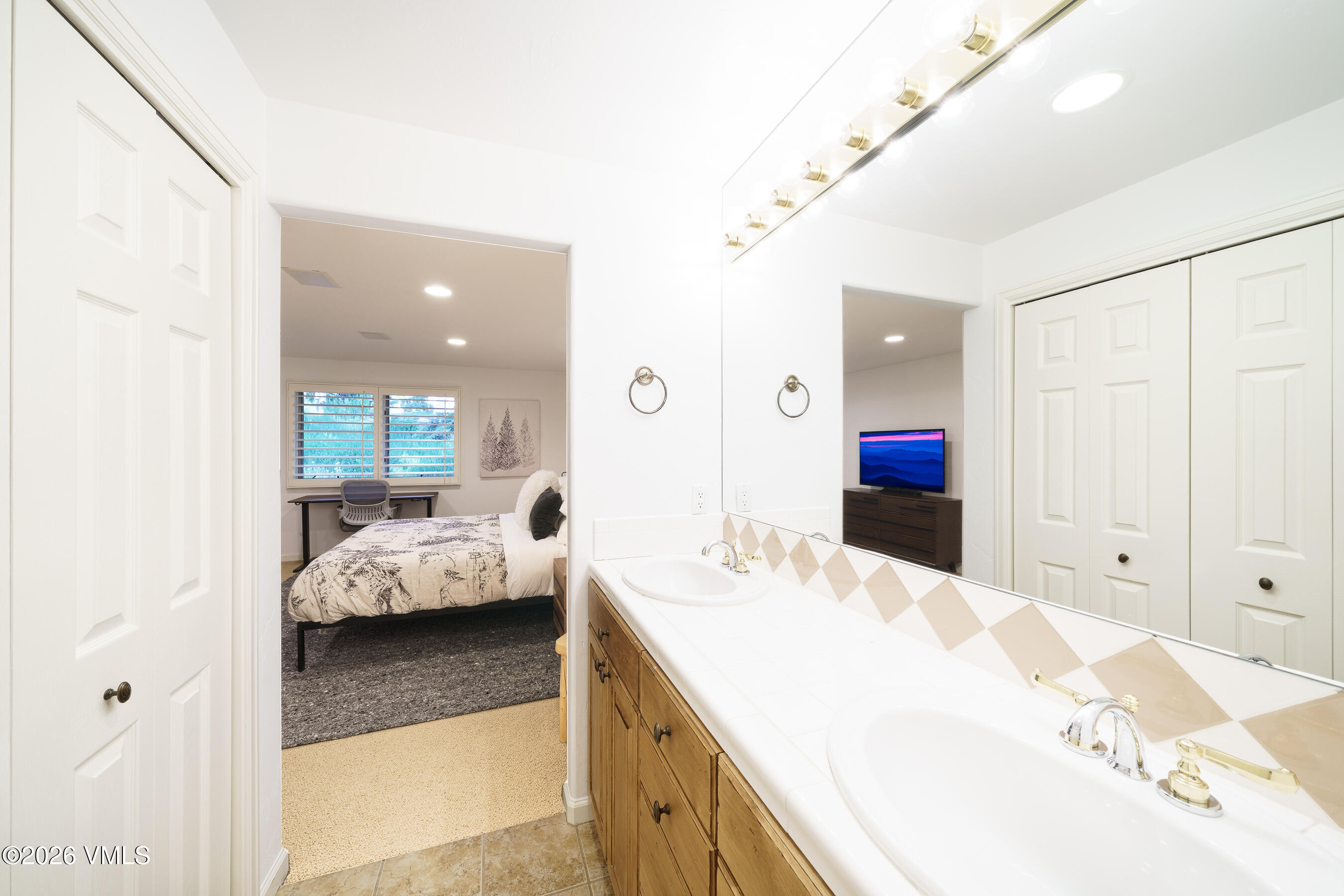 1890 Lions Ridge Loop, Unit 10 Vail, CO 81657 - Photo 21 of 48 1890_Lions_Ridge_Loop_#10_053