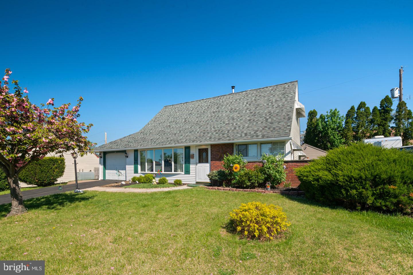 15 Tinsel Road Levittown, PA 19056 - Photo 1 of 7 Exterior Front