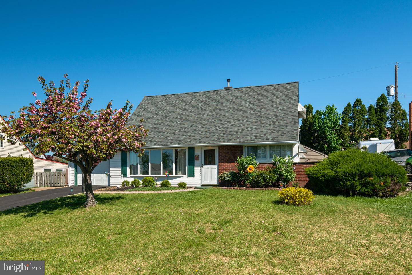 15 Tinsel Road Levittown, PA 19056 - Photo 3 of 7 Exterior Front