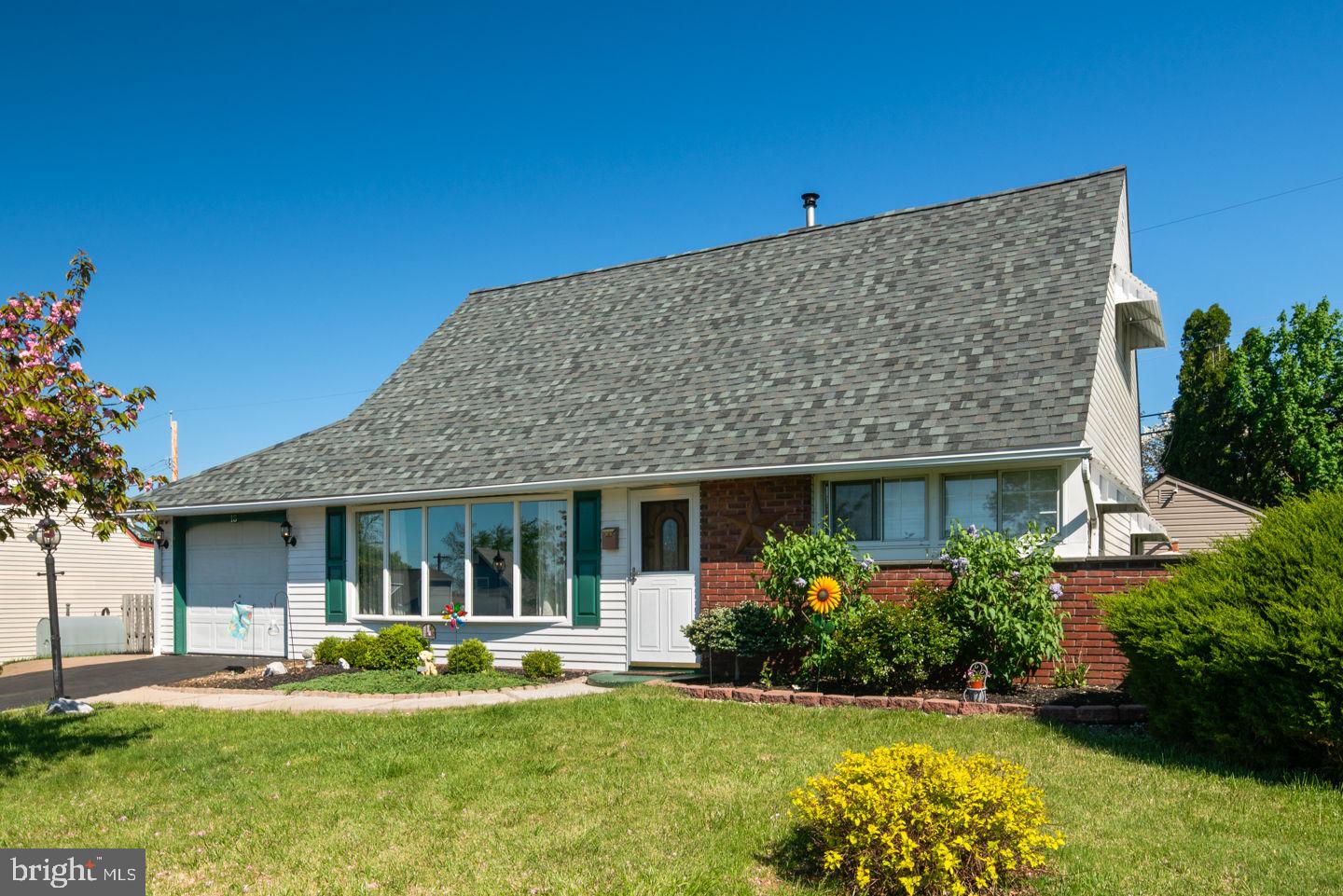 15 Tinsel Road Levittown, PA 19056 - Photo 4 of 7 Exterior Front