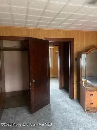 a view of empty room with window
