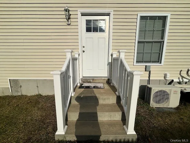 $1,600 | 23 Wellington Road, Middle Island, NY 11953