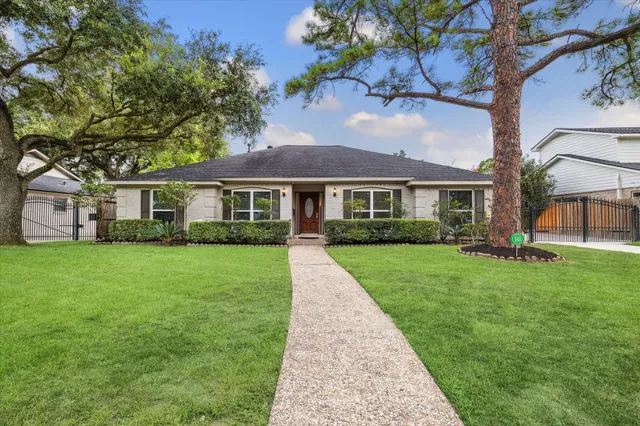 $4,100 | 10211 Olympia Drive, Houston, TX 77042