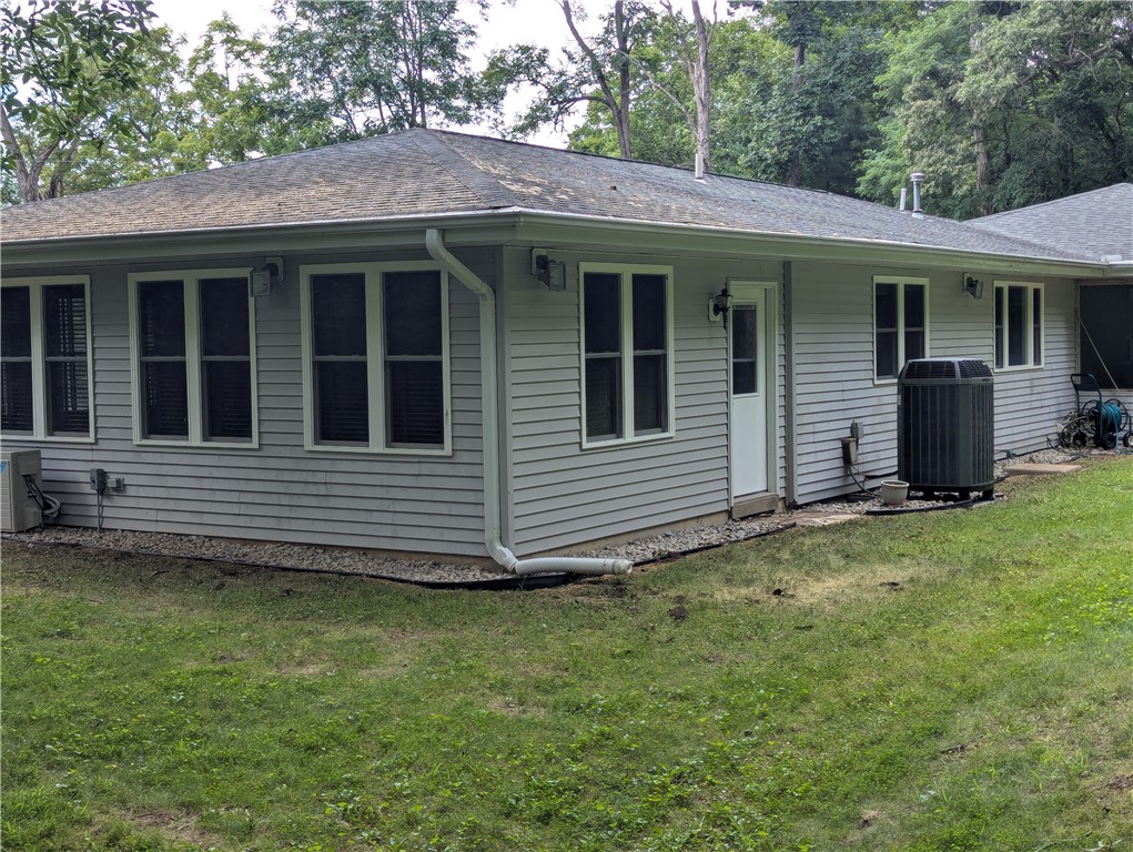 5830 County Road Charleston, IL 61920 - Photo 10 of 28