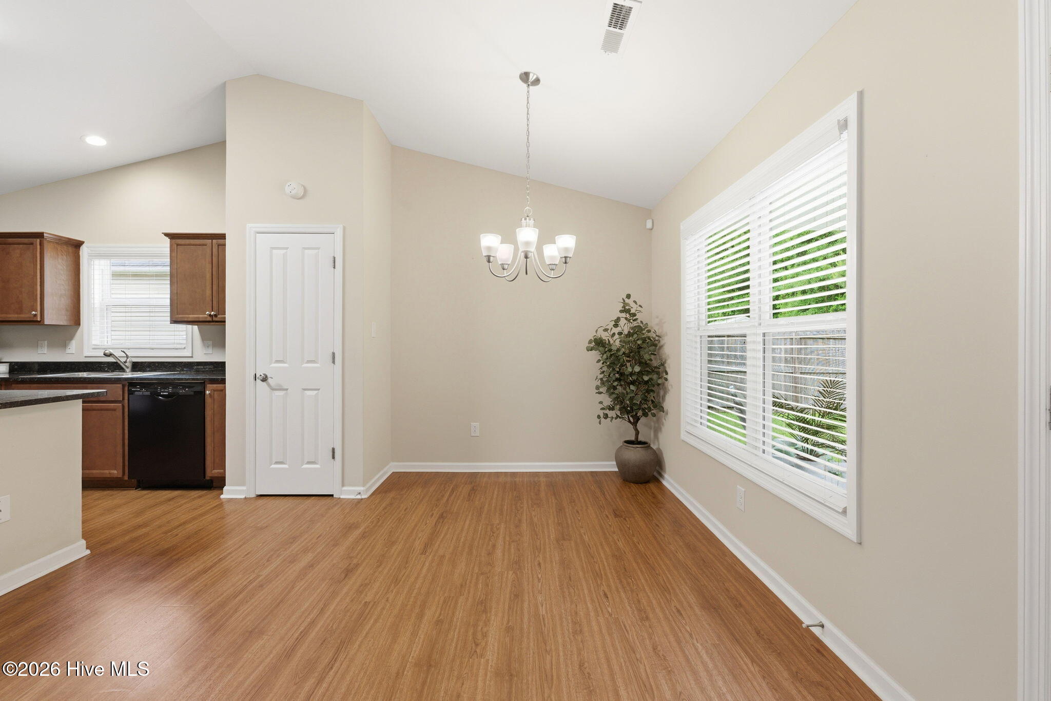 306 Station House Road New Bern, NC 28562 - Photo 20 of 46 Dining area