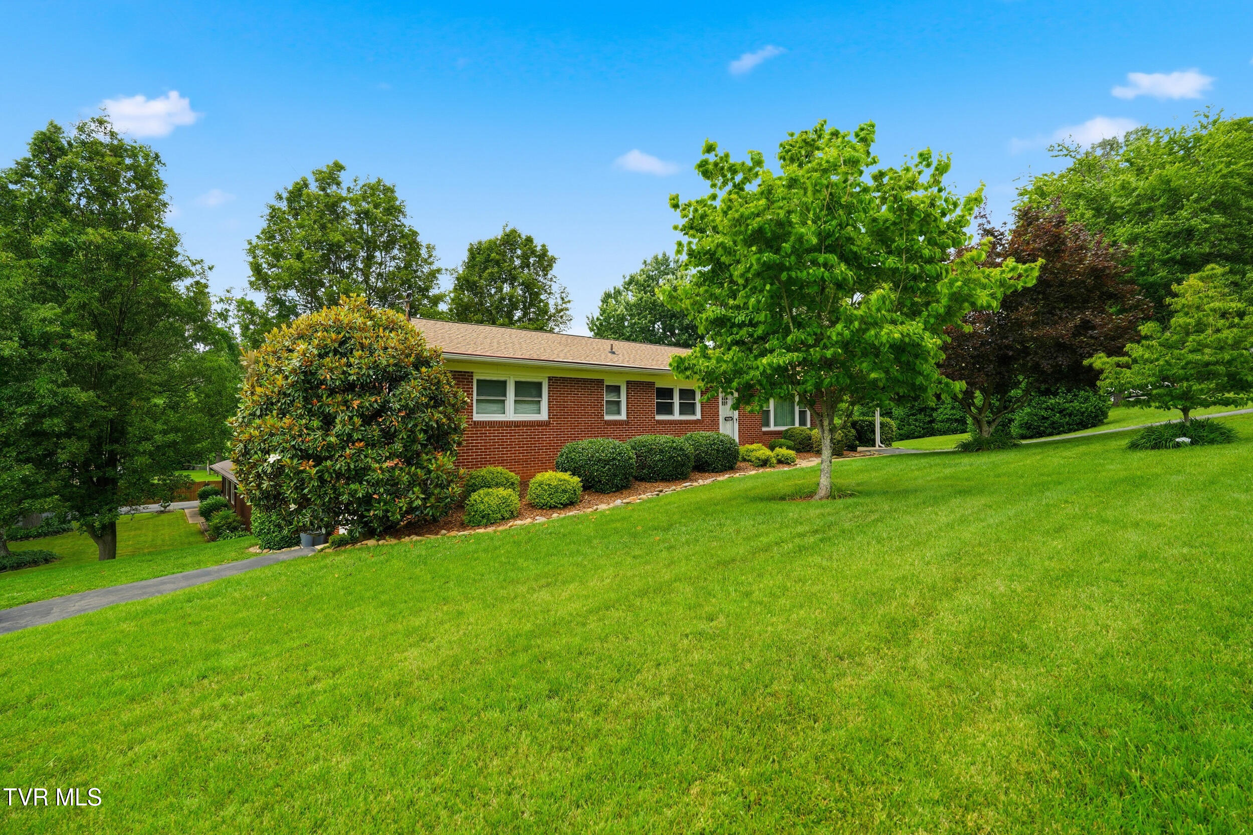 716 Kendrick Creek Road Kingsport, TN 37663 - Photo 2 of 45 4_716 kendrick creek rd-11