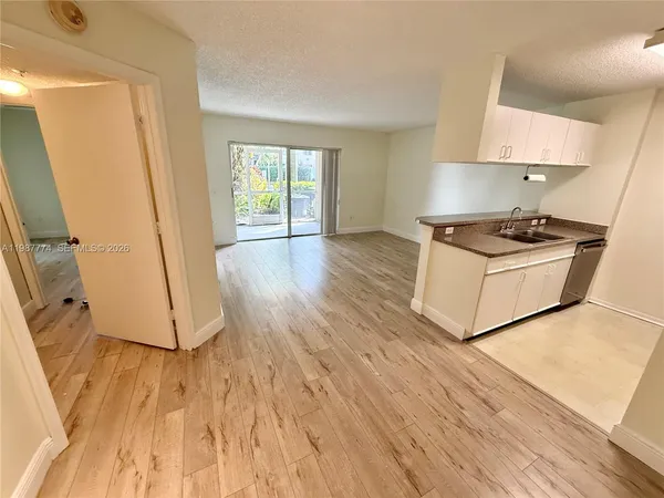 $1,650 | 410 South Park Road, Unit 1105, Hollywood, FL 33021