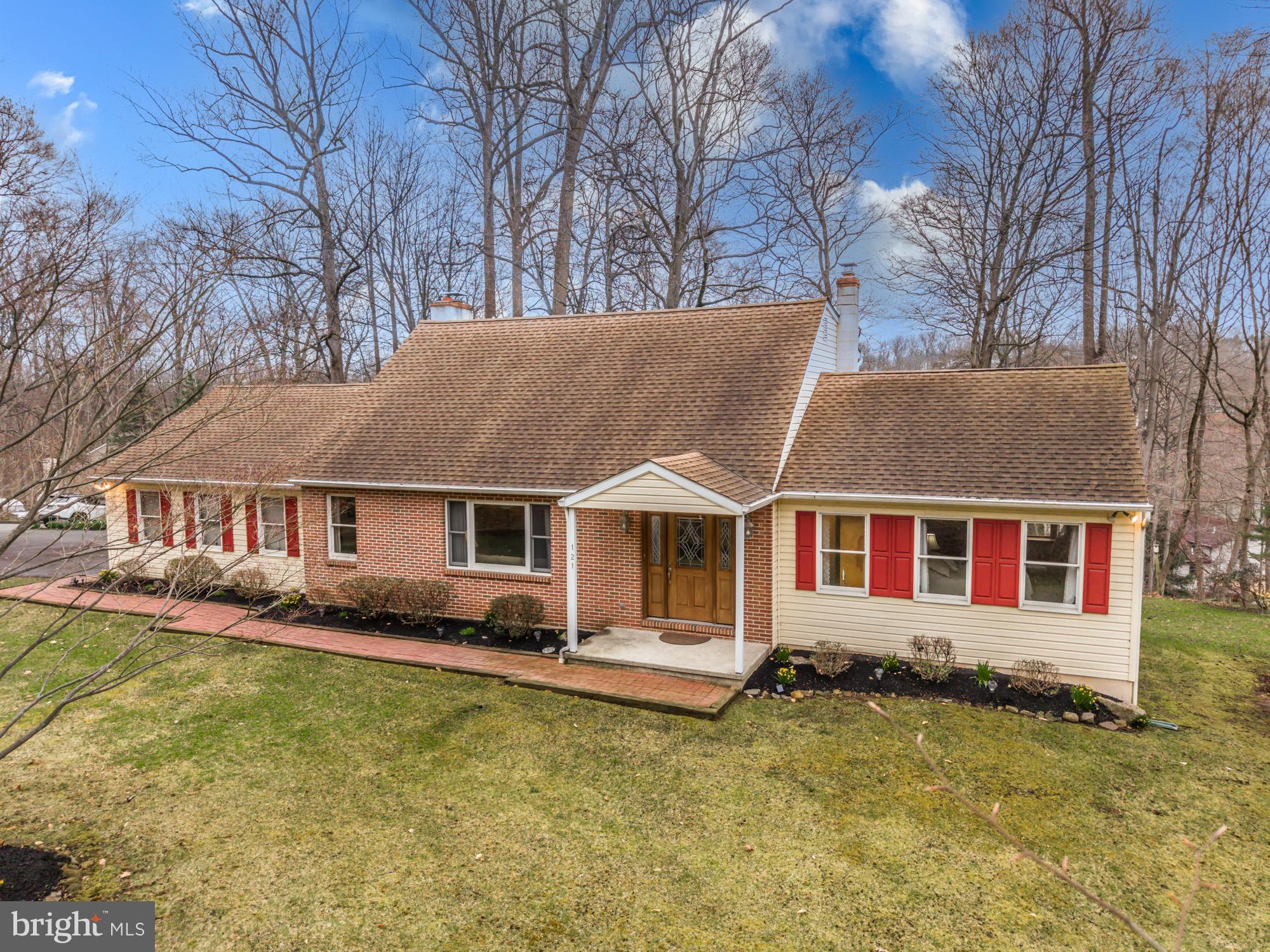 121 Snyder Road Pottstown, PA 19464 - Photo 2 of 49