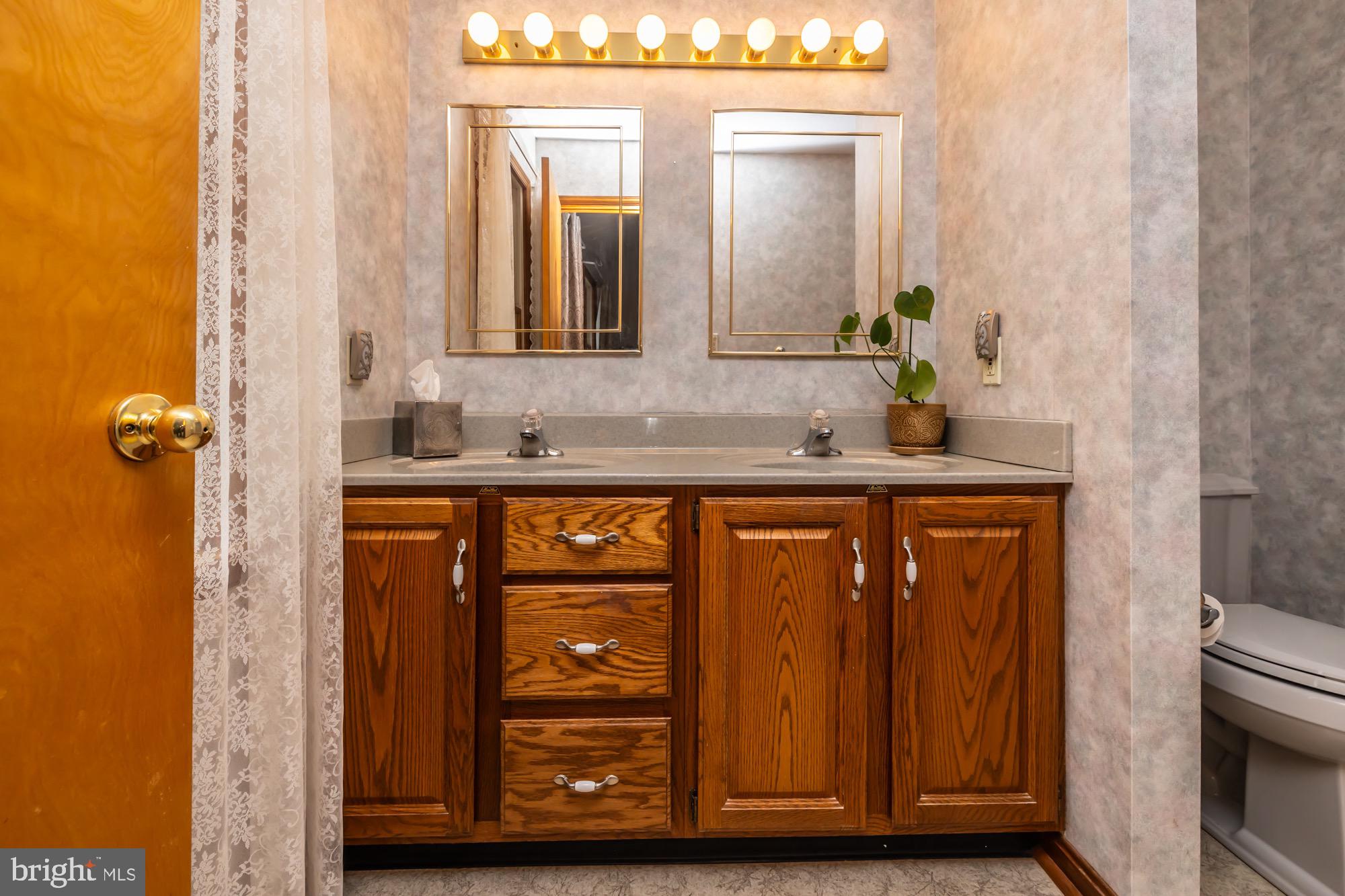 121 Snyder Road Pottstown, PA 19464 - Photo 34 of 49 Primary Bath