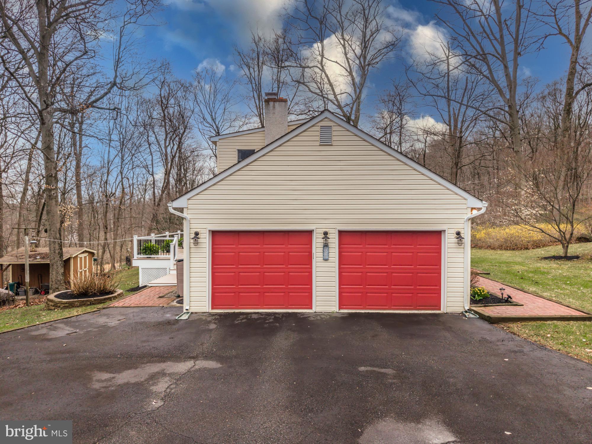 121 Snyder Road Pottstown, PA 19464 - Photo 7 of 49 2 Car Garage