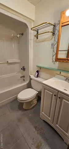 $900 | 46 5th Street, Unit WEST, Narrowsburg, NY 12764