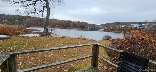 $900 | 46 5th Street, Unit WEST, Narrowsburg, NY 12764