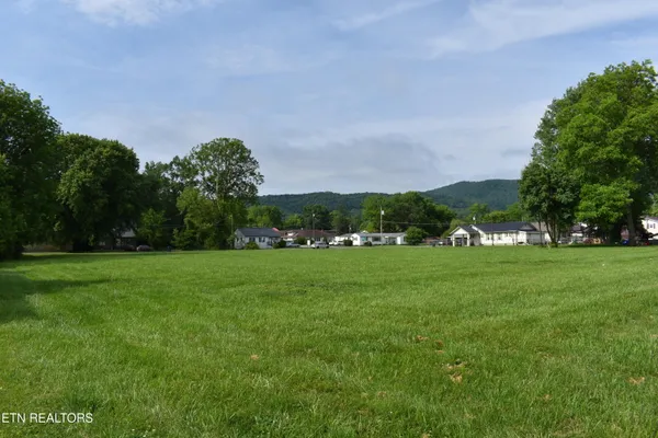 $349,900 | 321 Chester Avenue, Middlesboro, KY 40965