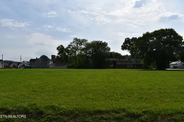 $349,900 | 321 Chester Avenue, Middlesboro, KY 40965