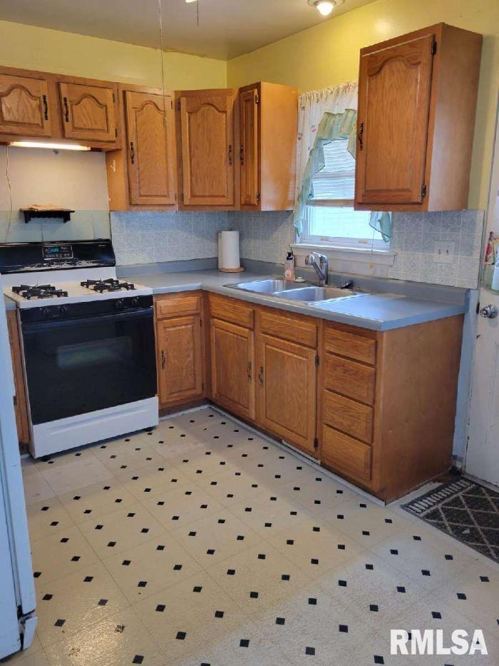 1413 North Wilson Street Chillicothe, IL 61523 - Photo 11 of 22