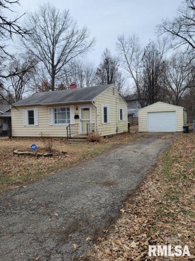 1413 North Wilson Street Chillicothe, IL 61523 - Photo 2 of 22